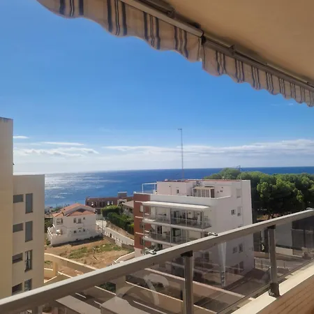 Sunny Holidays Apartment *